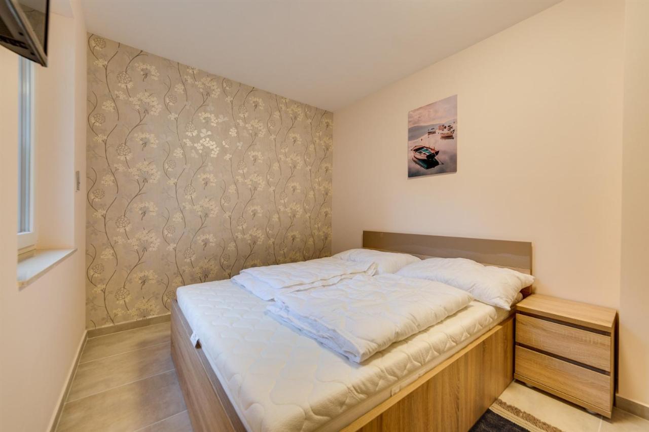 Forest Foeldvar Apartmanok By Bltn Balatonföldvár Exteriér fotografie