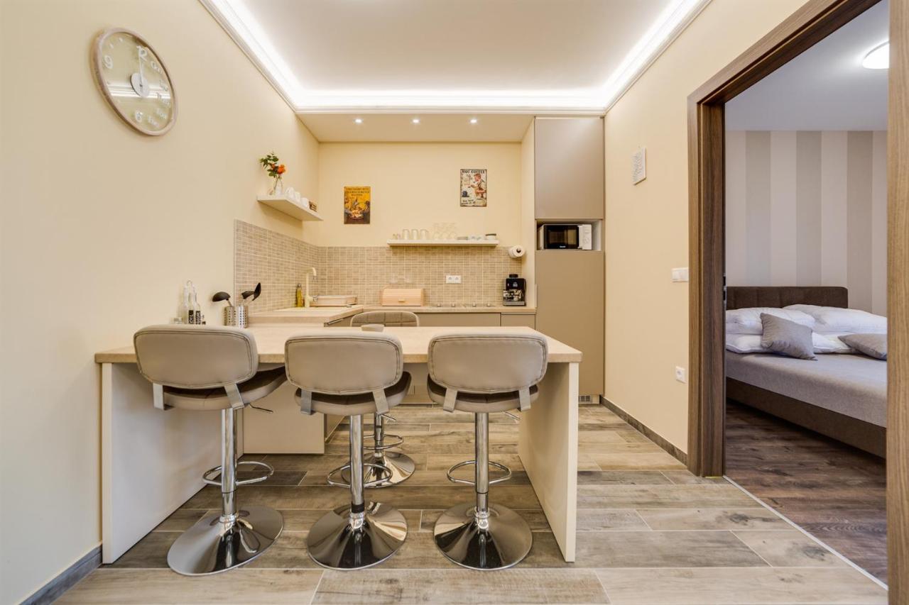 Forest Foeldvar Apartmanok By Bltn Balatonföldvár Exteriér fotografie