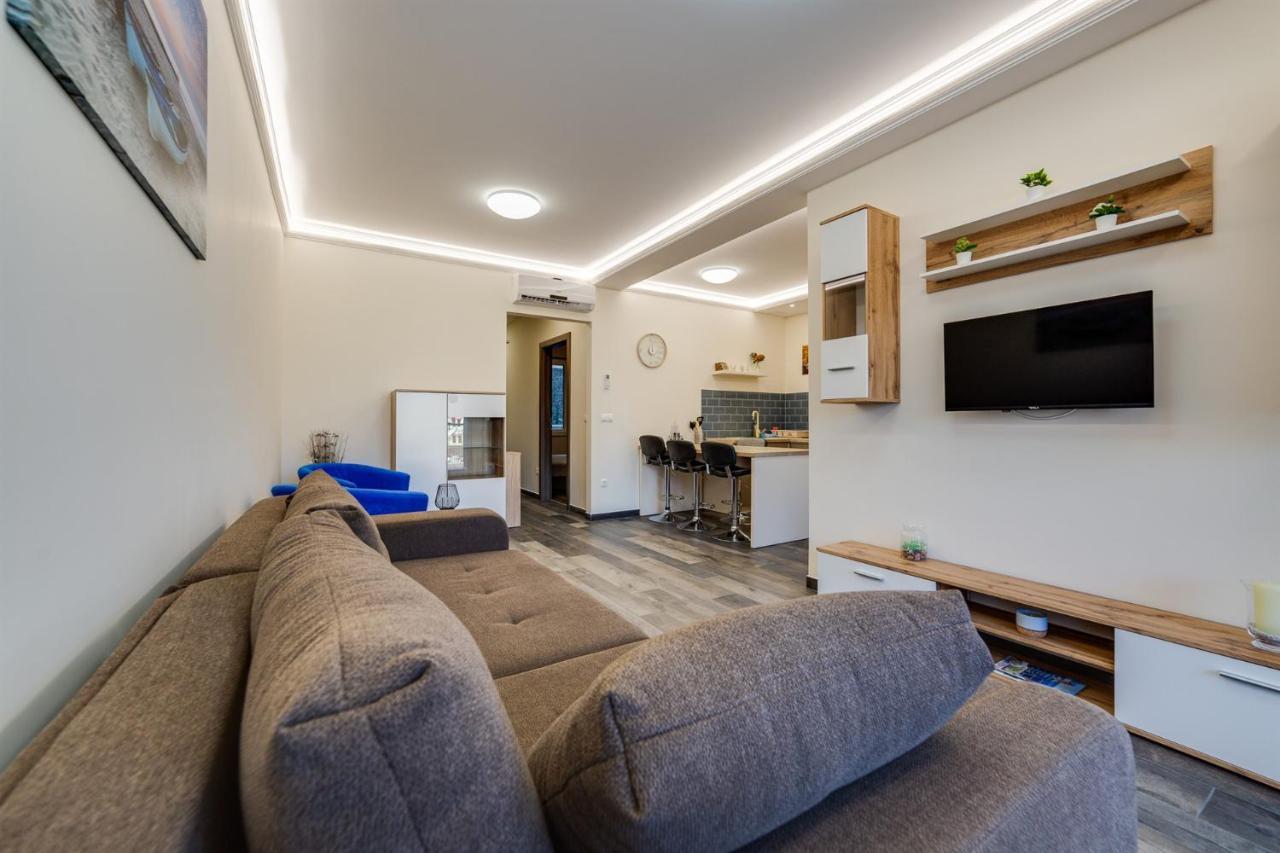 Forest Foeldvar Apartmanok By Bltn Balatonföldvár Exteriér fotografie
