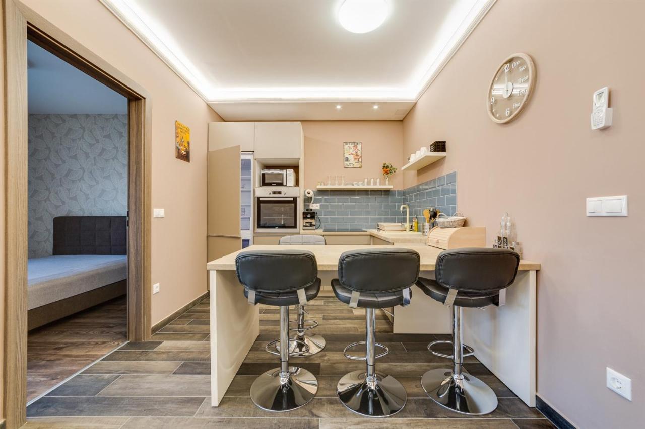 Forest Foeldvar Apartmanok By Bltn Balatonföldvár Exteriér fotografie