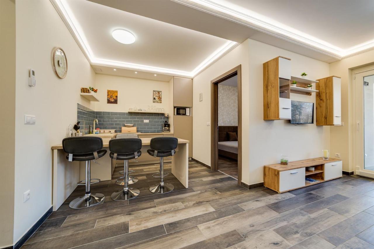 Forest Foeldvar Apartmanok By Bltn Balatonföldvár Exteriér fotografie