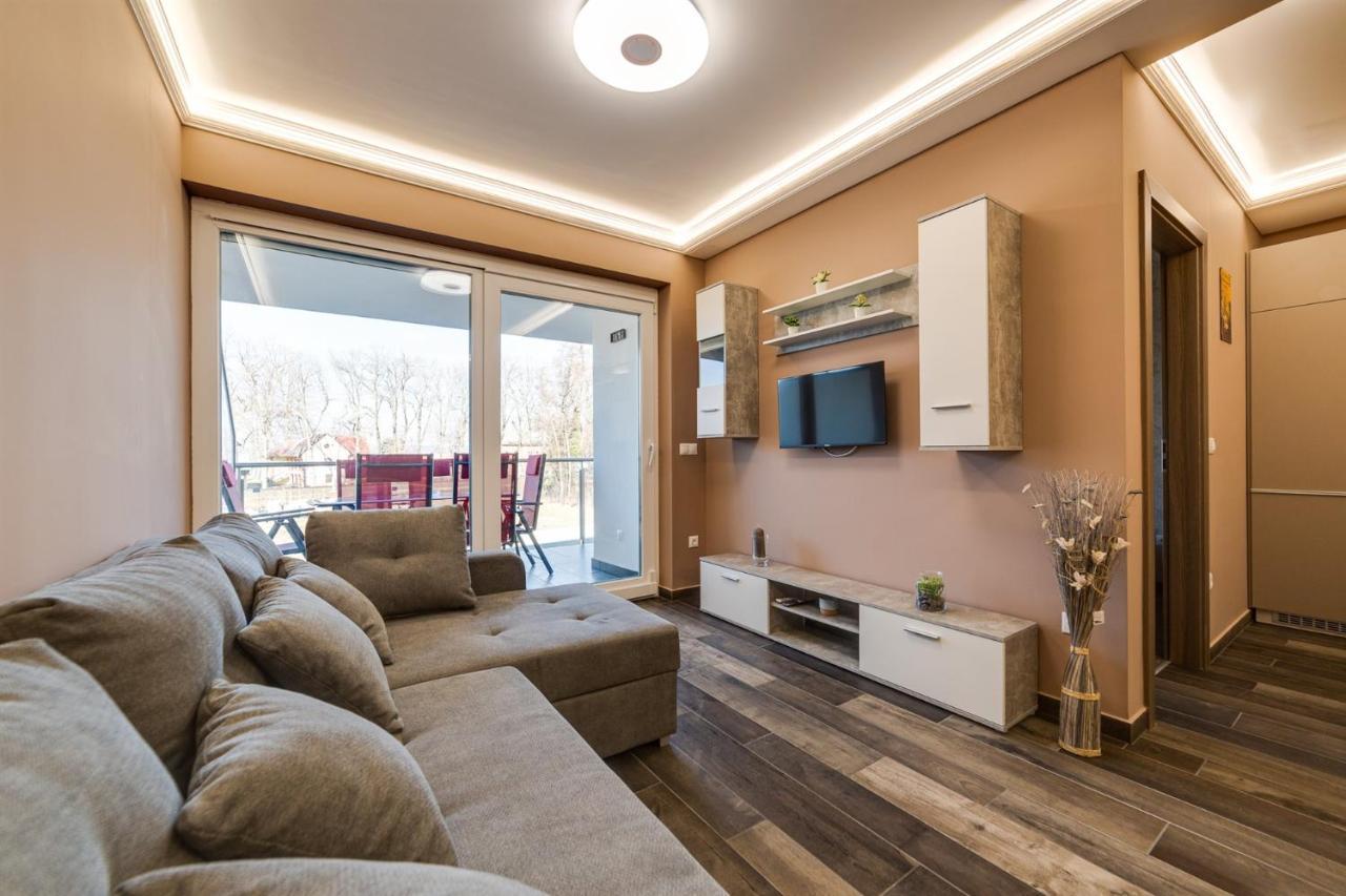 Forest Foeldvar Apartmanok By Bltn Balatonföldvár Exteriér fotografie