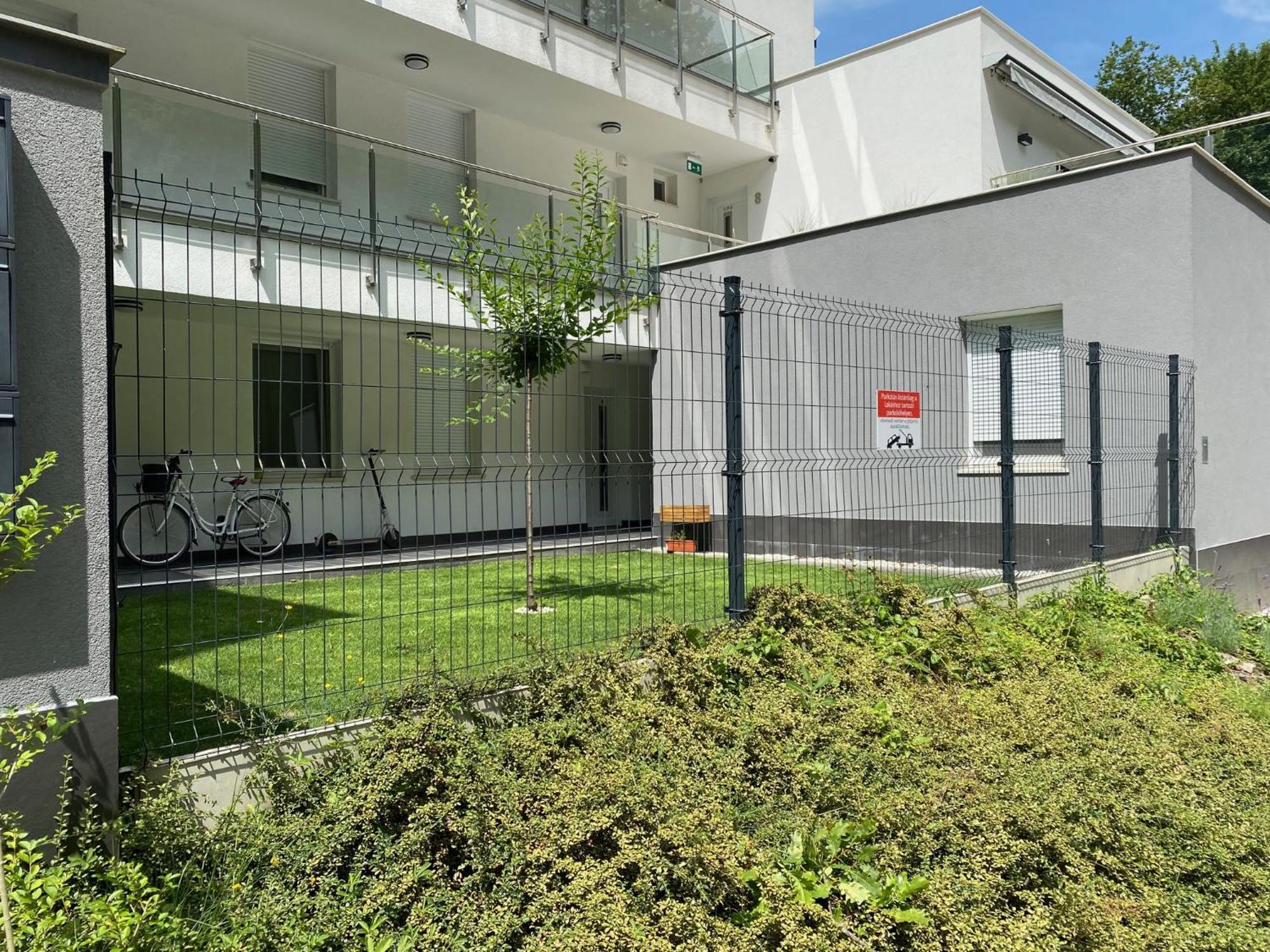 Forest Foeldvar Apartmanok By Bltn Balatonföldvár Exteriér fotografie